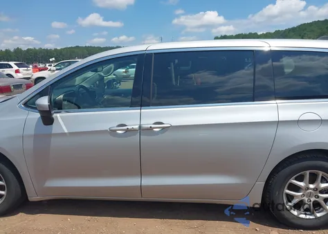 2023 Chrysler Voyager Lx z USA, uszkodzony, nr VIN 2C4RC1CG7PR606912